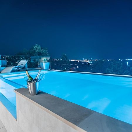 Villa The Boat With Rooftop Pool มาทุลยี ภายนอก รูปภาพ