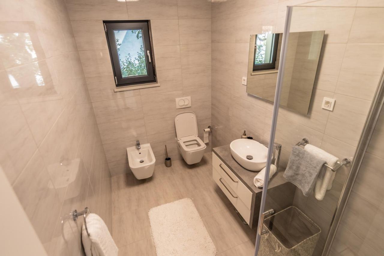 Villa The Boat With Rooftop Pool มาทุลยี ภายนอก รูปภาพ