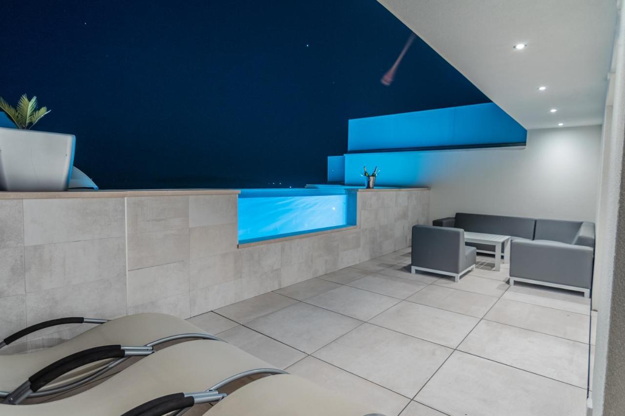 Villa The Boat With Rooftop Pool มาทุลยี ภายนอก รูปภาพ