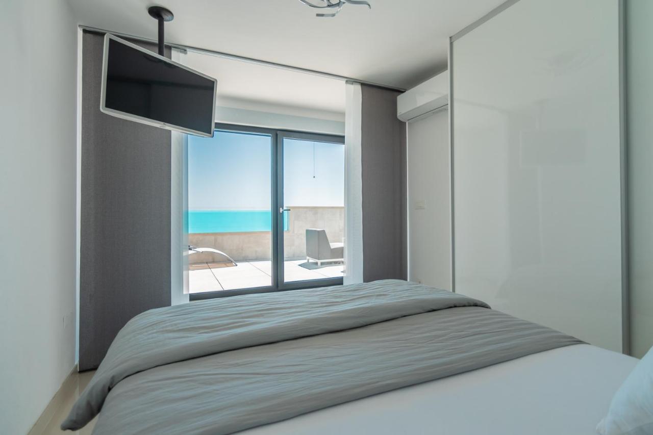 Villa The Boat With Rooftop Pool มาทุลยี ภายนอก รูปภาพ