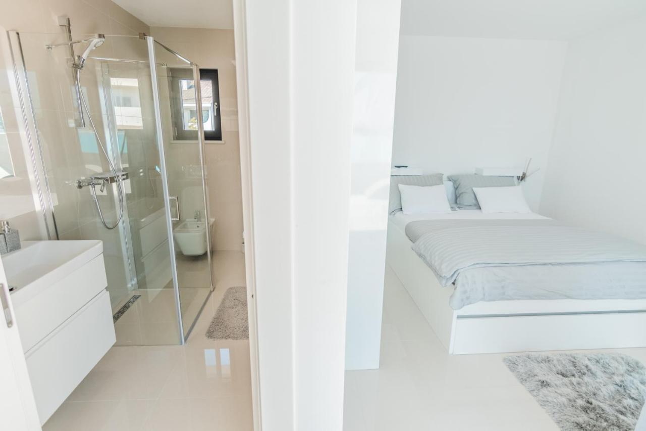 Villa The Boat With Rooftop Pool มาทุลยี ภายนอก รูปภาพ