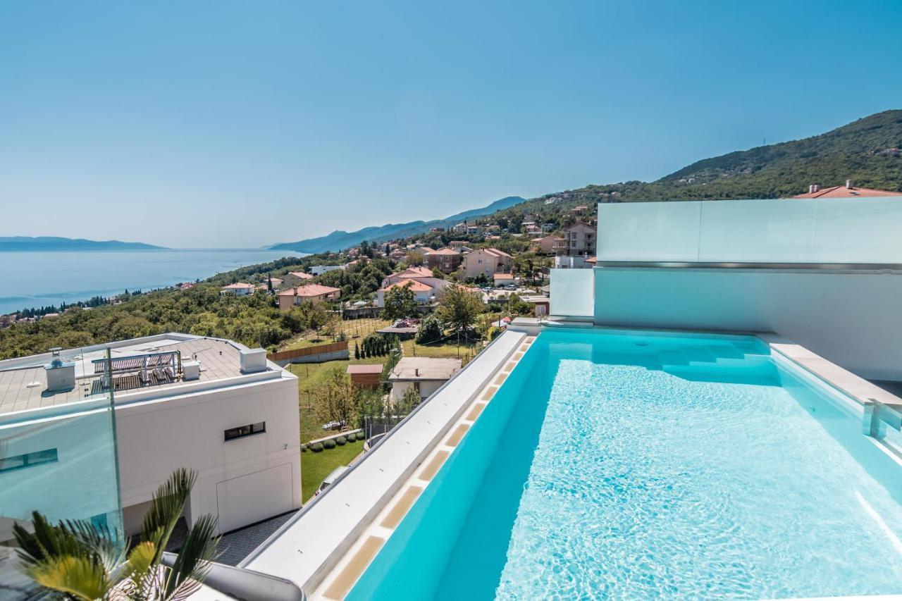 Villa The Boat With Rooftop Pool มาทุลยี ภายนอก รูปภาพ